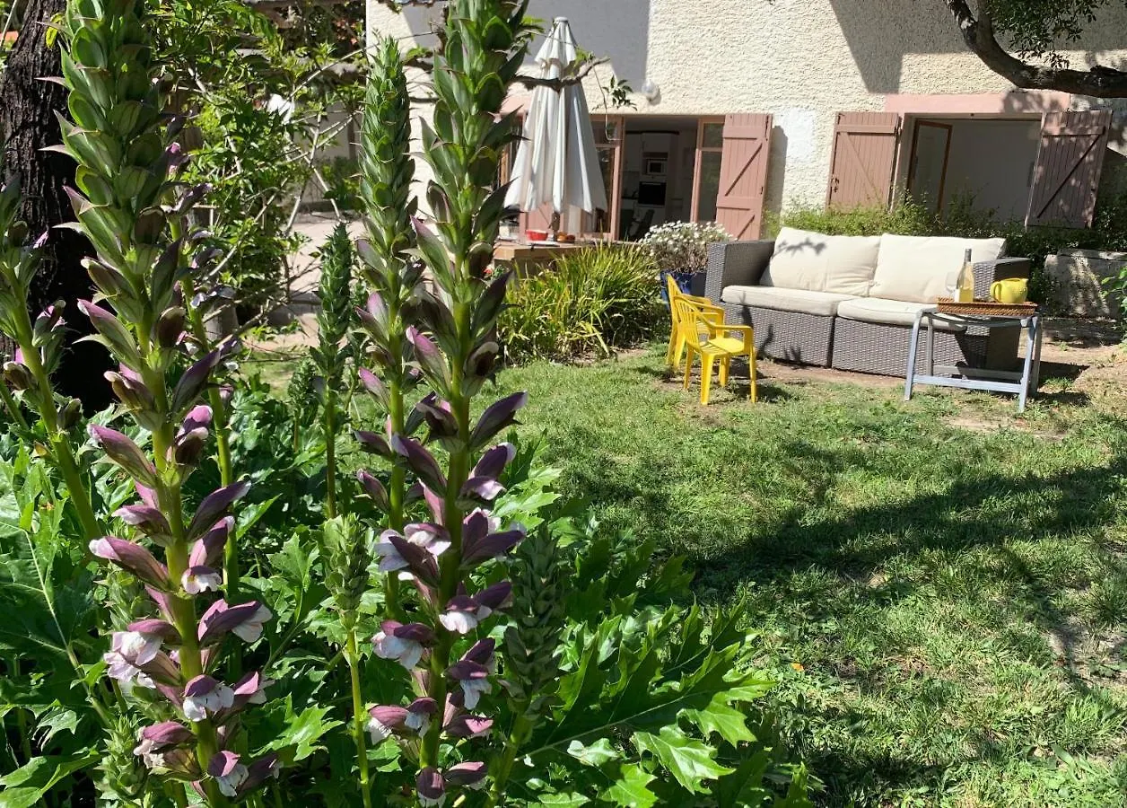 Large Private Garden, Quiet 2-Bedroom Apartment, Air Conditioning, Wifi, Parking Cassis 0*,