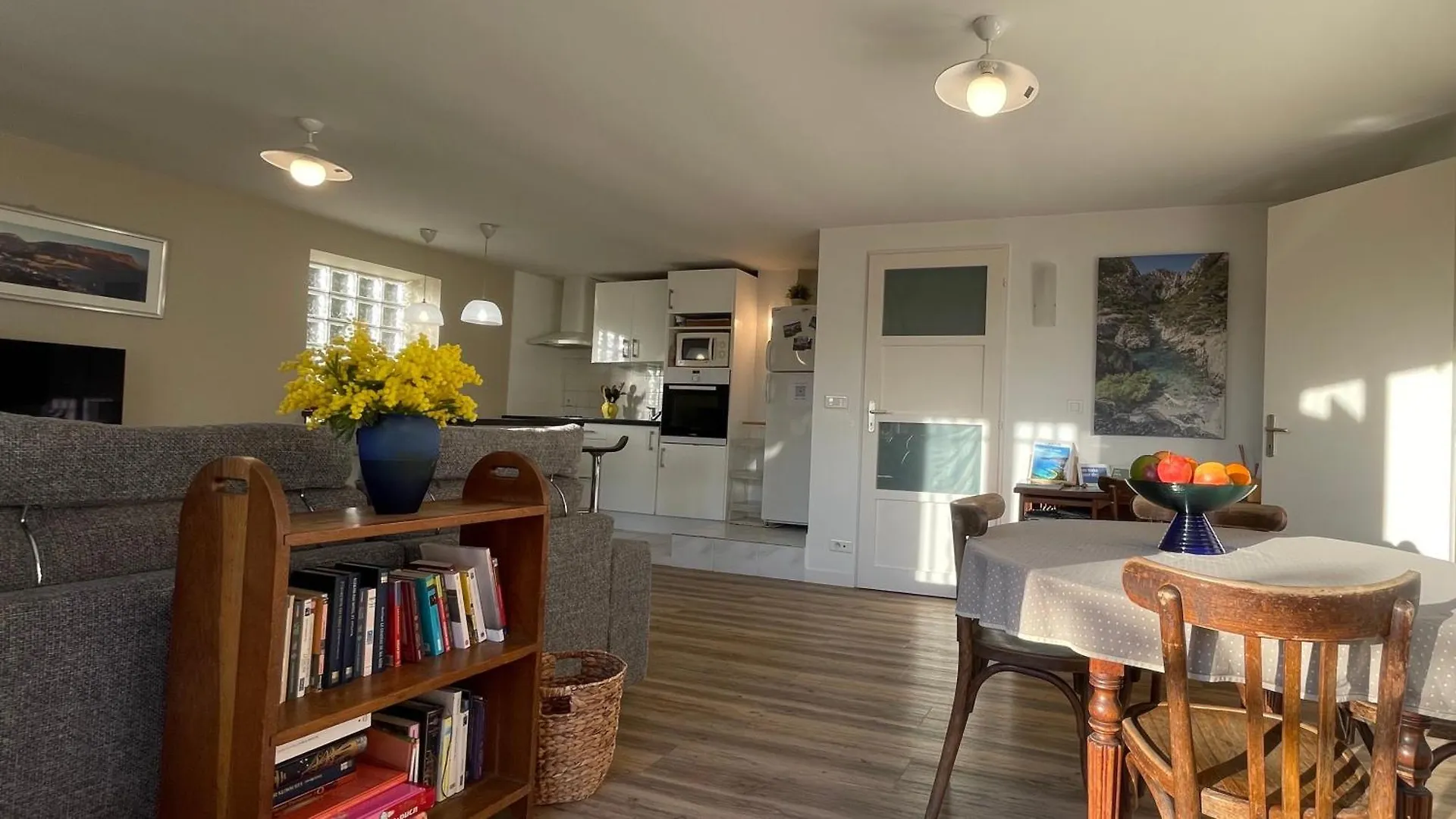 Large Private Garden, Quiet 2-Bedroom Apartment, Air Conditioning, Wifi, Parking Cassis 0*,