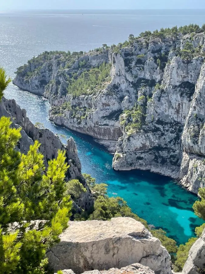 Large Private Garden, Quiet 2-Bedroom Apartment, Air Conditioning, Wifi, Parking Cassis France