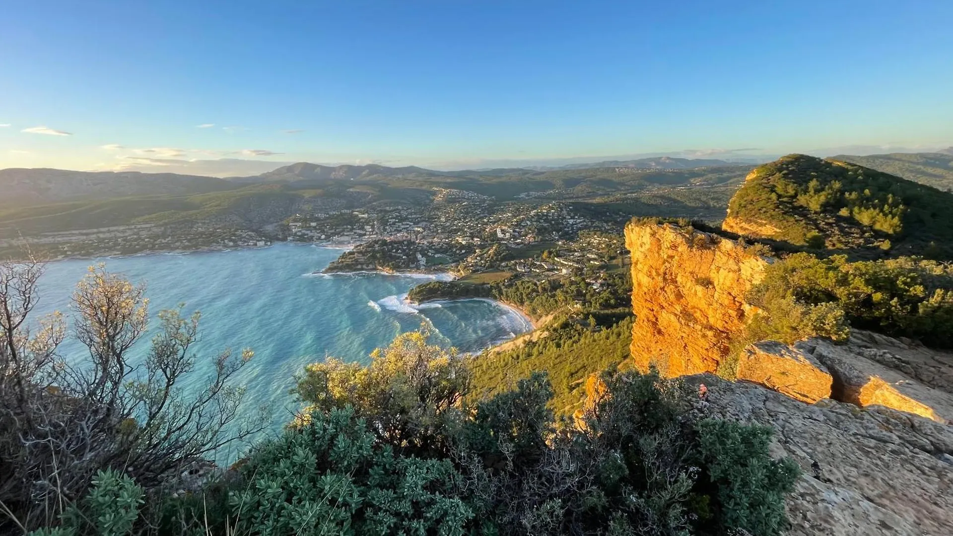 Large Private Garden, Quiet 2-Bedroom Apartment, Air Conditioning, Wifi, Parking Cassis 0*,