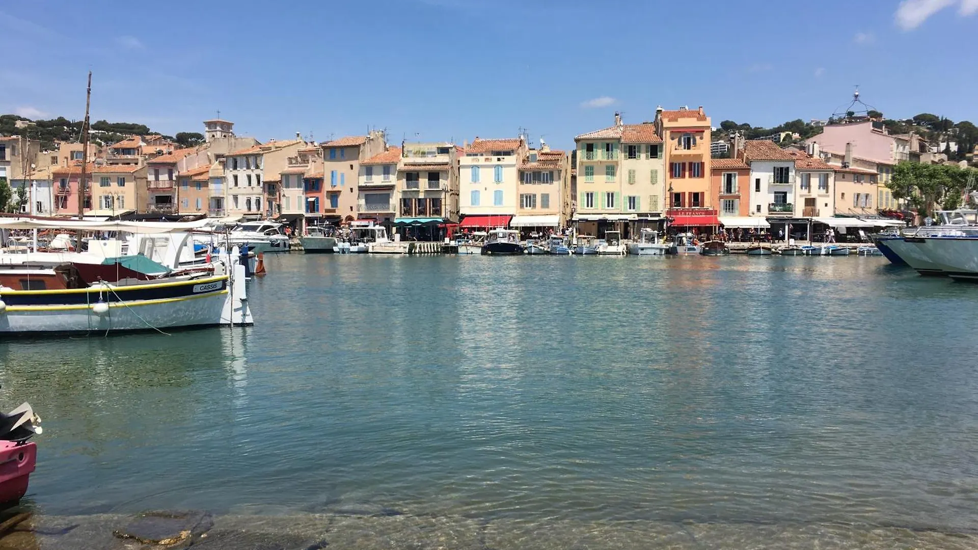 Large Private Garden, Quiet 2-Bedroom Apartment, Air Conditioning, Wifi, Parking Cassis France