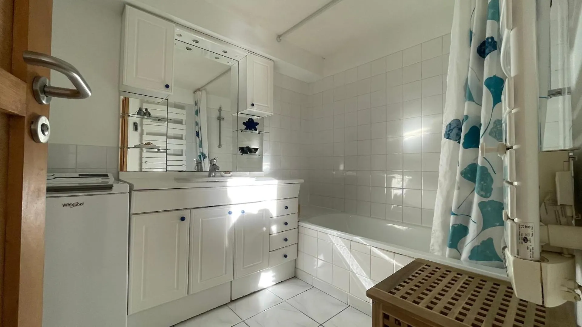 Large Private Garden, Quiet 2-Bedroom Apartment, Air Conditioning, Wifi, Parking Cassis Apartment